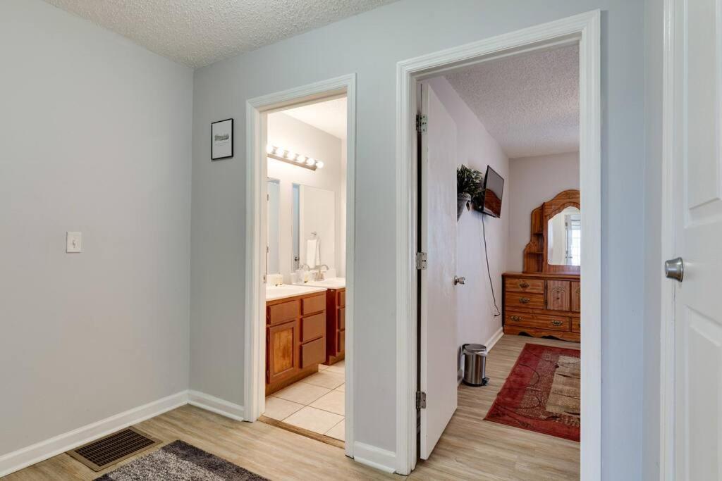 Lovely 2 Bdr Condo With Balcony 2M To Broadway NashvilleNashville  Kültér fotó