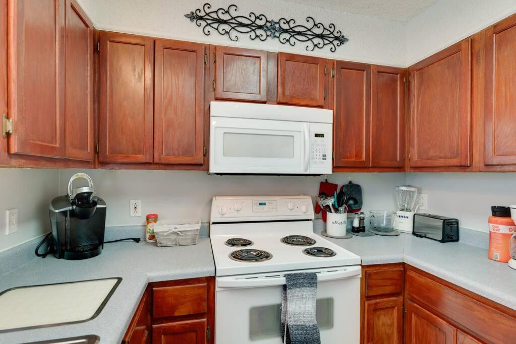 Lovely 2 Bdr Condo With Balcony 2M To Broadway NashvilleNashville  Kültér fotó