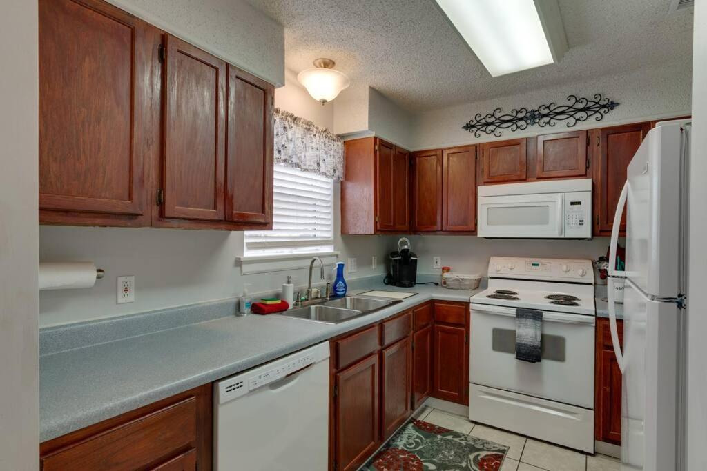 Lovely 2 Bdr Condo With Balcony 2M To Broadway NashvilleNashville  Kültér fotó